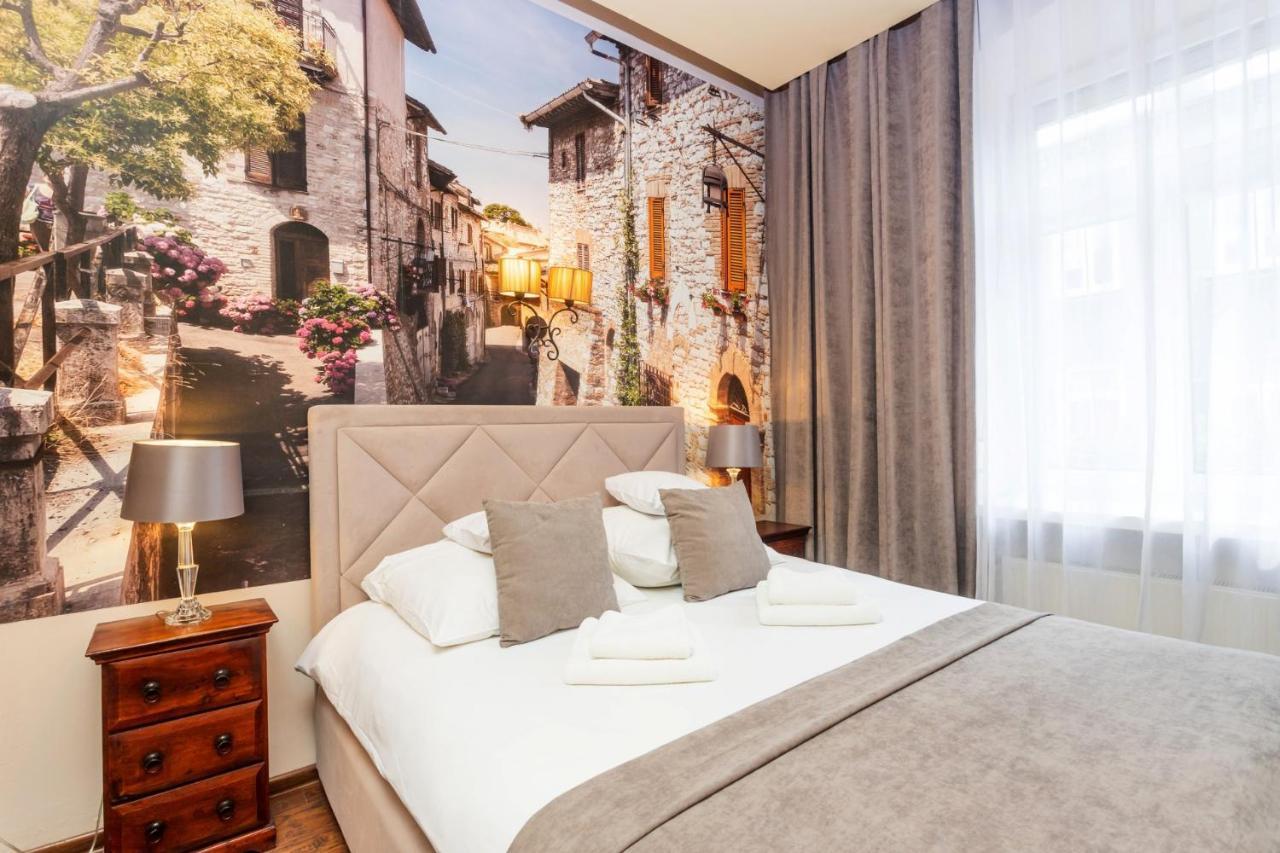 Hotel Wenecki Czestochowa Ngoại thất bức ảnh