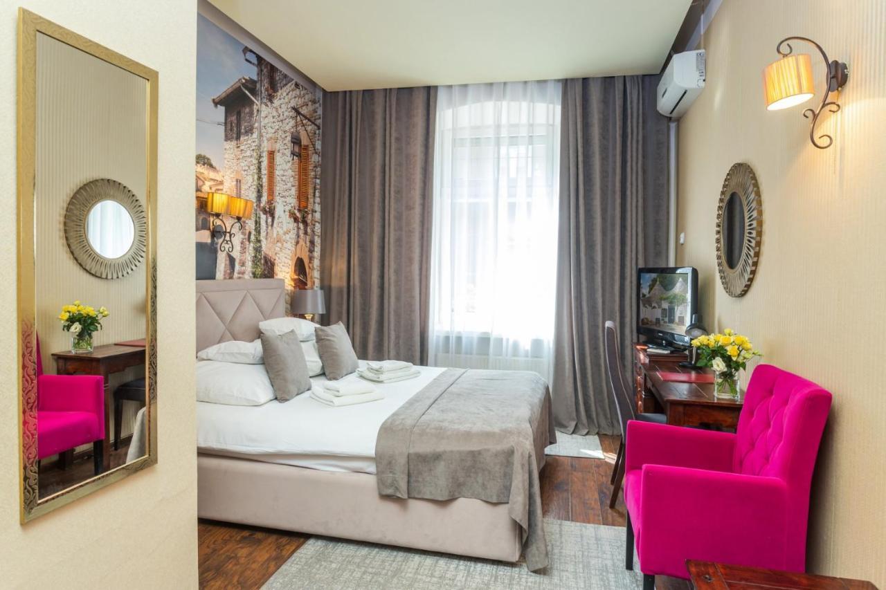 Hotel Wenecki Czestochowa Ngoại thất bức ảnh