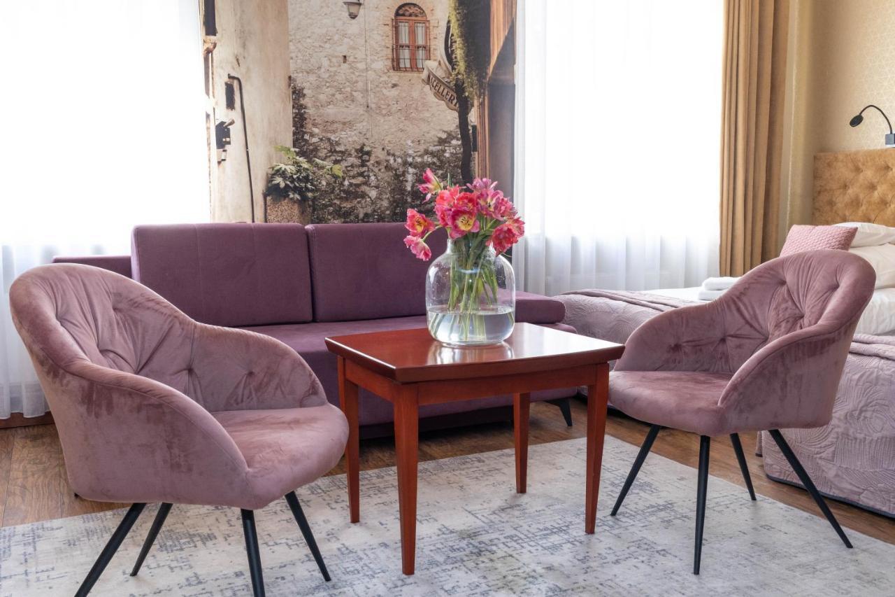 Hotel Wenecki Czestochowa Ngoại thất bức ảnh